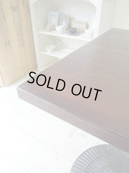 カフェヤレストランで使えるアイアンテーブル