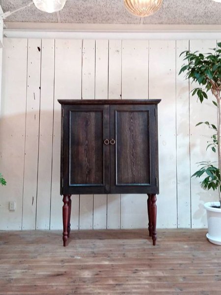 お客様のイメージを形にしたオーダーメイドのテレビボードです!