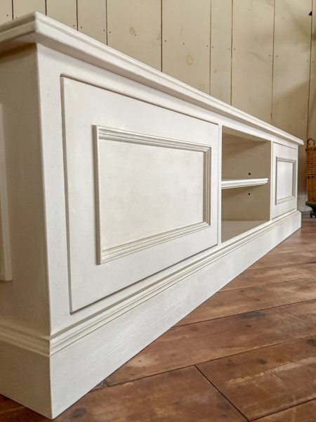 フランスアンティーク家具をイメージしたグレージュペイント