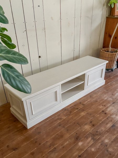 クラシックアンティーク調テレビボードをオーダーメイド製作いたします。