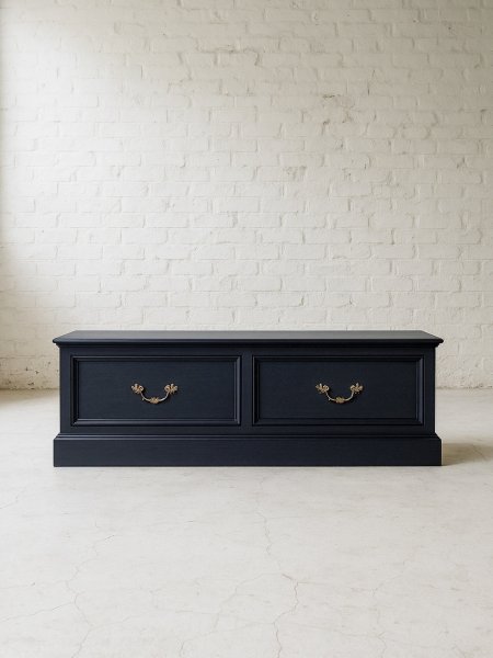 クラシックアンティーク調のテレビボード