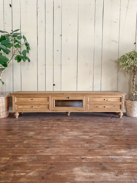 写真はW1800ですが、2m以上のサイズオーダーも可能です。