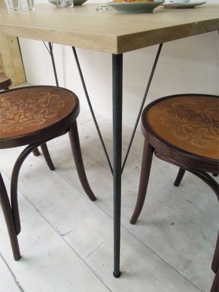 画像4: ホワイトオークアイアンレッグダイニングテーブル 鉄脚「スリム」 サイズオーダー (4)