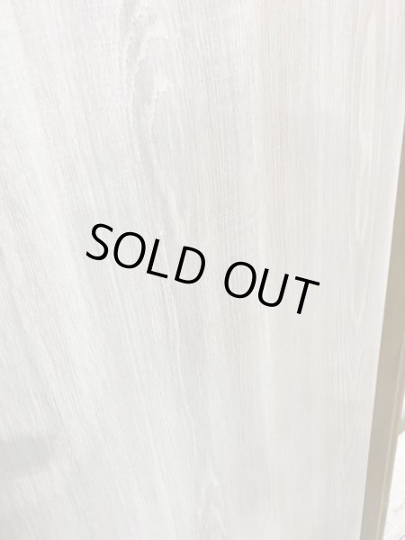 色はこちらのホワイトウォッシュ色（ウレタン仕上げ）のみの対応となります。