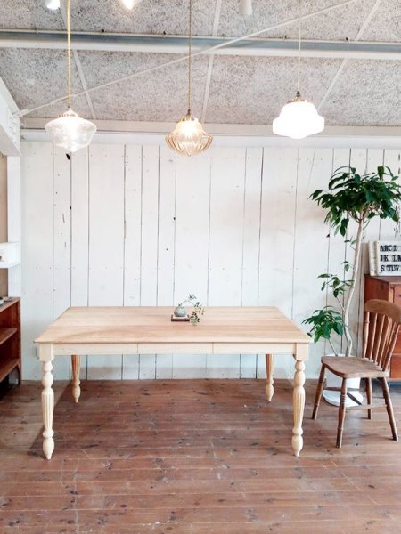 クリアカラー仕上げはシンプルに見えるので、北欧インテリアにも合わせやすいです!