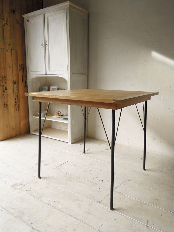 ホワイトオークを使ったインダストリアルな鉄脚テーブルは大阪東京のGrace Furnitureへ